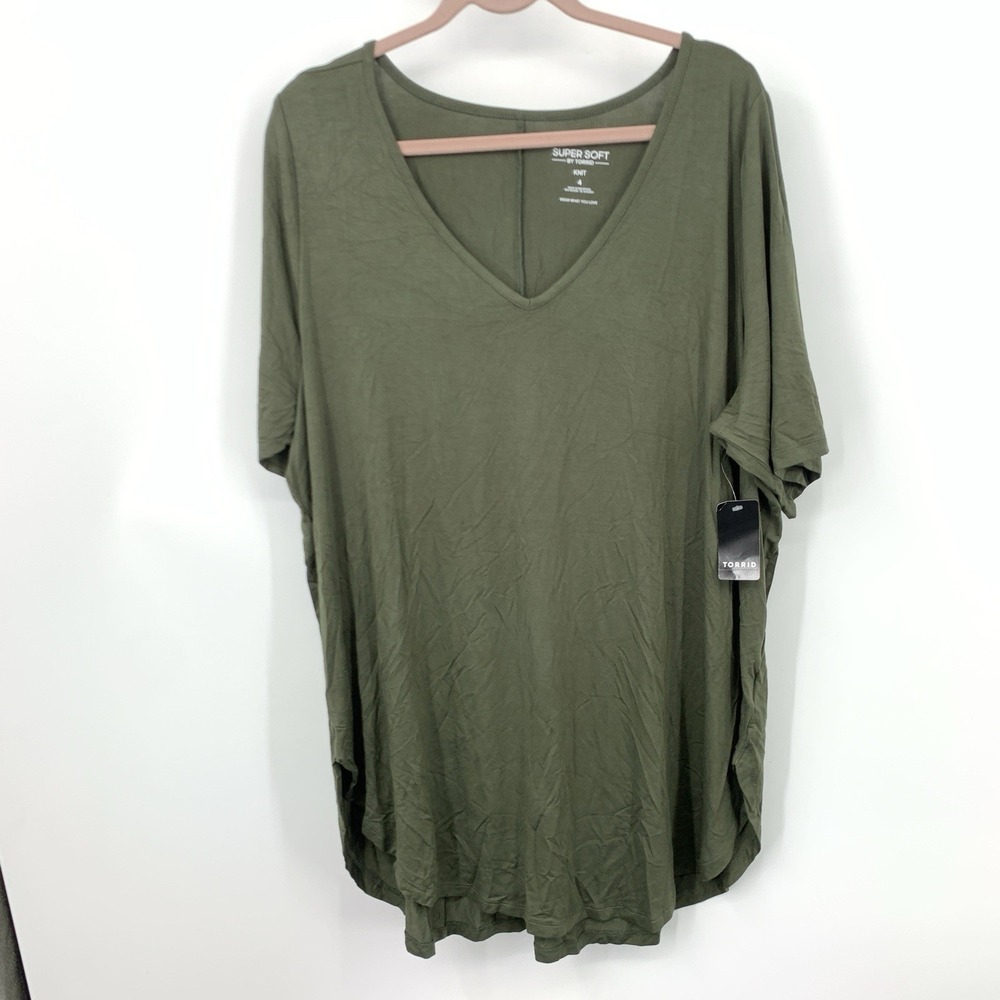 Torrid Women Size 4 4X 26 Shirt Green Tunic Top Super Soft Stretch Jersey Knit